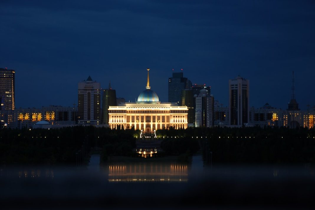 Демарш Токаєва, кадрова криза в Києві, удари вглиб рф і мобілізація: огляд відео за 27.07.2026 Вечірня Астана — символ демаршу Токаєва щодо війни: огляд політичних відео за 27.07.2026