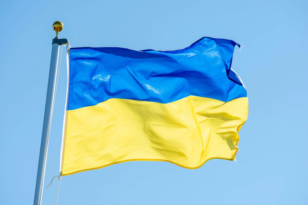 Указ №630: зміна командування ЗСУ Зміна командування ЗСУ 2026 — синьо-жовтий прапор України на тлі неба