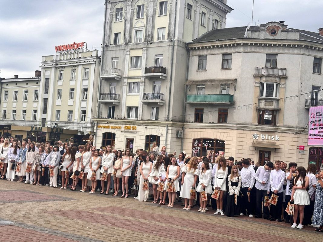 Куди зникли хлопці з 10–11 класів: що показало 1 вересня Куди зникли хлопці з 10–11 класів: що показало 1 вересня