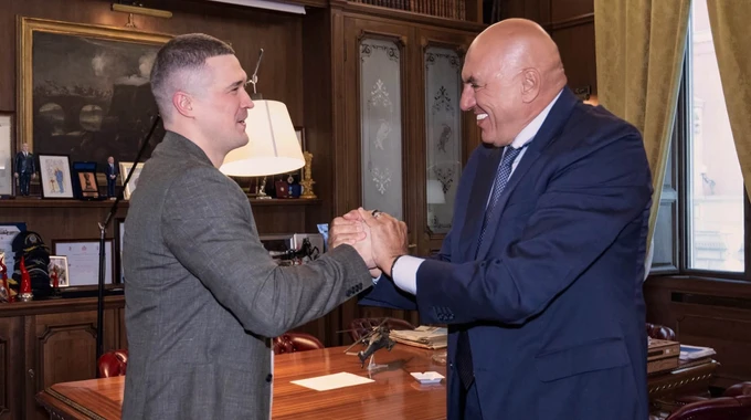 «Доступ до досвіду війни» за приватні інвестиції: чий актив продає Федоров і до чого тут інсайдерська торгівля Тур Федорова по збору коштів для приватного фонду
